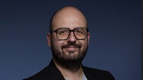 Privatni tužilac SNS-a
